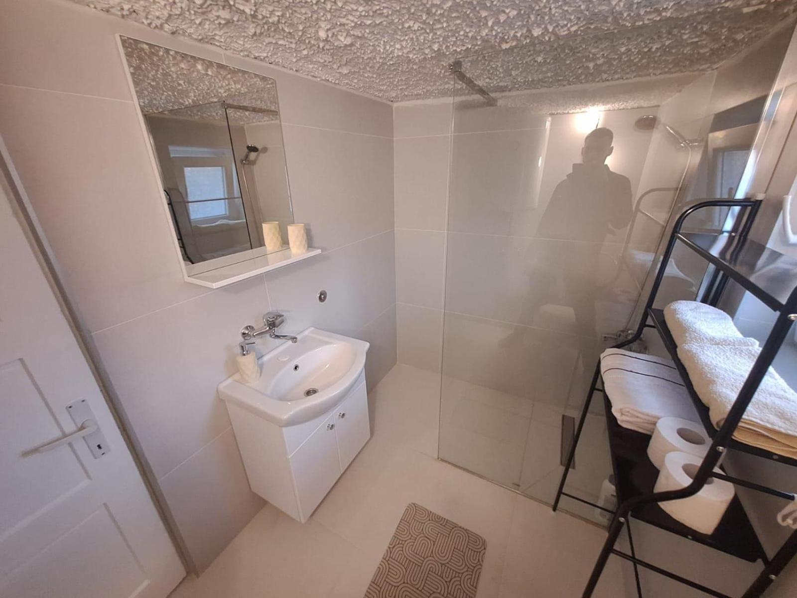 Fly & Stay Apartments ลัคตาชิ ภายนอก รูปภาพ